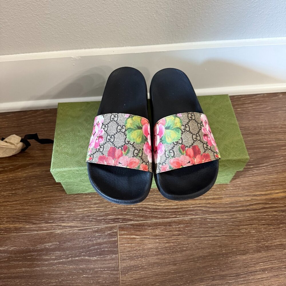 Gucci GG Blooms Supreme Floral Slide Sandals size 39